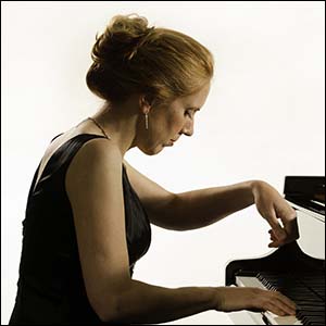 Sarah Beth Briggs performing